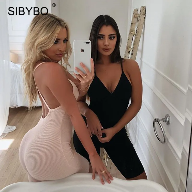 Женский Короткий комбинезон на бретельках SIBYBO летний трикотажный с открытой