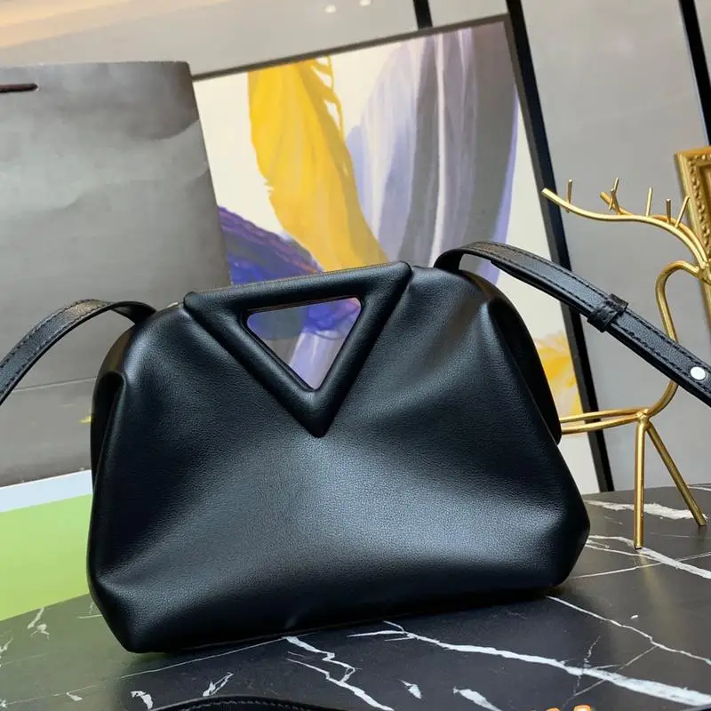 

Shoulder Bag Purse Plain Triangle Handbag Cowhide Material Genuine Leather Hasp Smooth Surface Thread Ladies Crossbody Bags