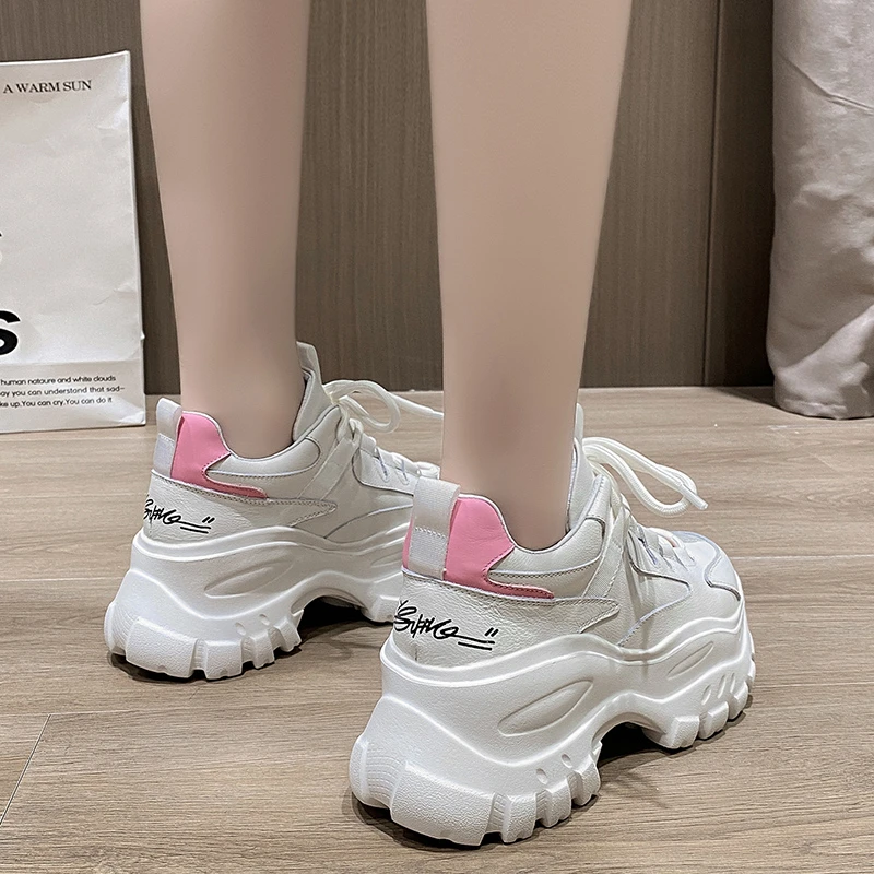 Кроссовки женские на толстой подошве дизайнерские модные тренировочные