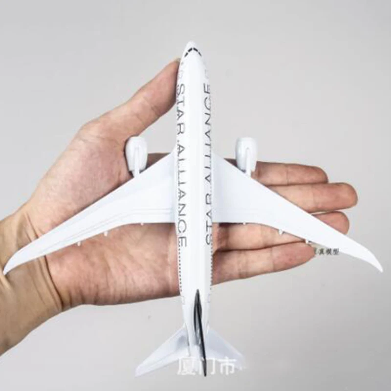 18 см B787 звезда Airlliance авиакомпании модель полученная литьём под давлением 1:300