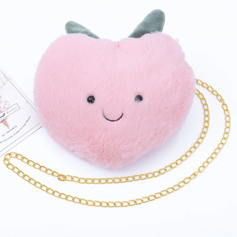 Сумка в форме сердца персиковая мягкая сумочка на одно плечо с пушистыми