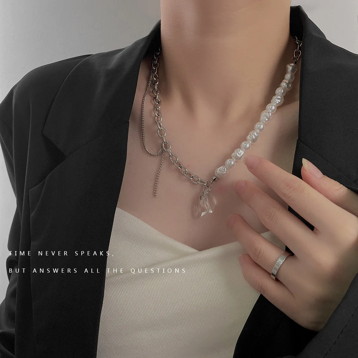 

Crystal Pearl Fringed Necklace Female European and American Hip Hop Ins Cold Wind Fashion Luxury Personality Joker Clavicle