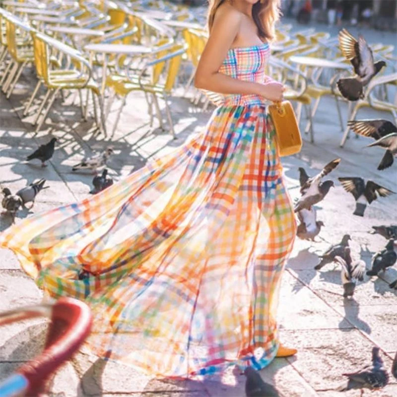 Женское пляжное платье без бретелек из шифона разноцветное богемное в клетку с