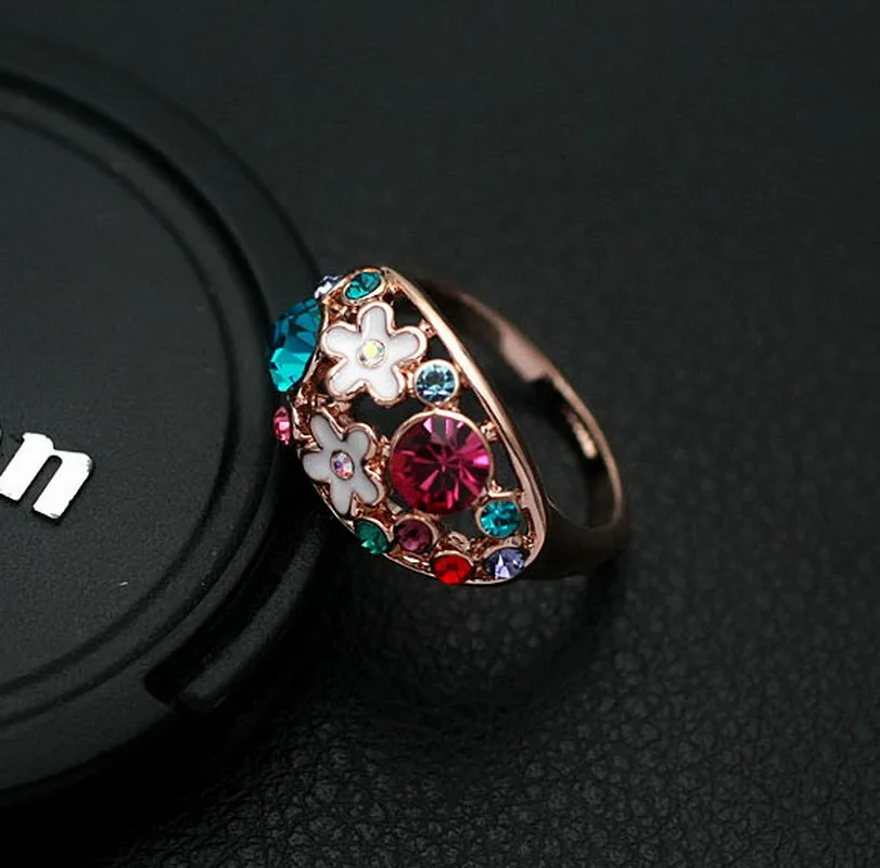 Модное Австрийское Кольцо Italina riгант с цветком изготовлено из австрийского