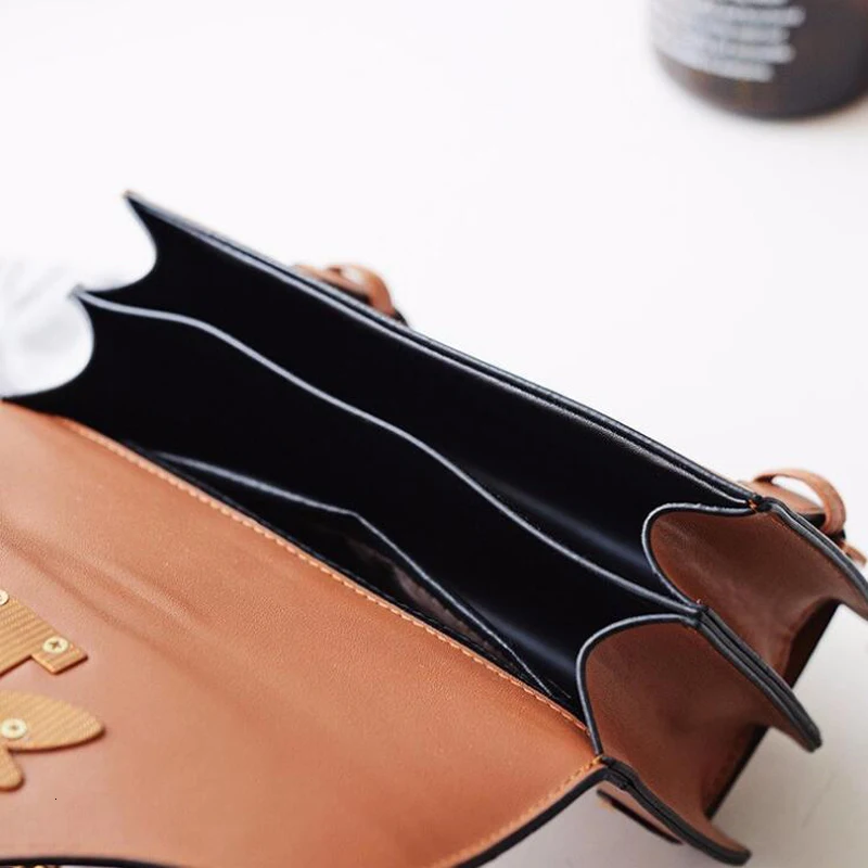 Женская сумка мессенджер модная брендовая дизайнерская в стиле ретро с декором