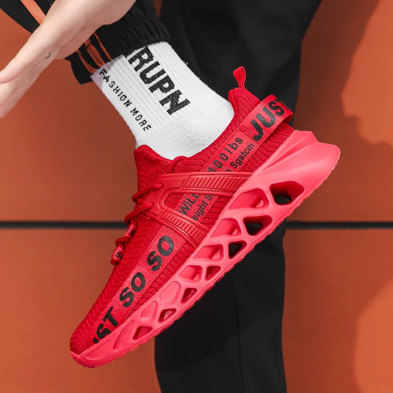 

Men's and women's high-quality sports shoes breathable mesh Couples jogging shoes, jogging track coach sports shoes blade