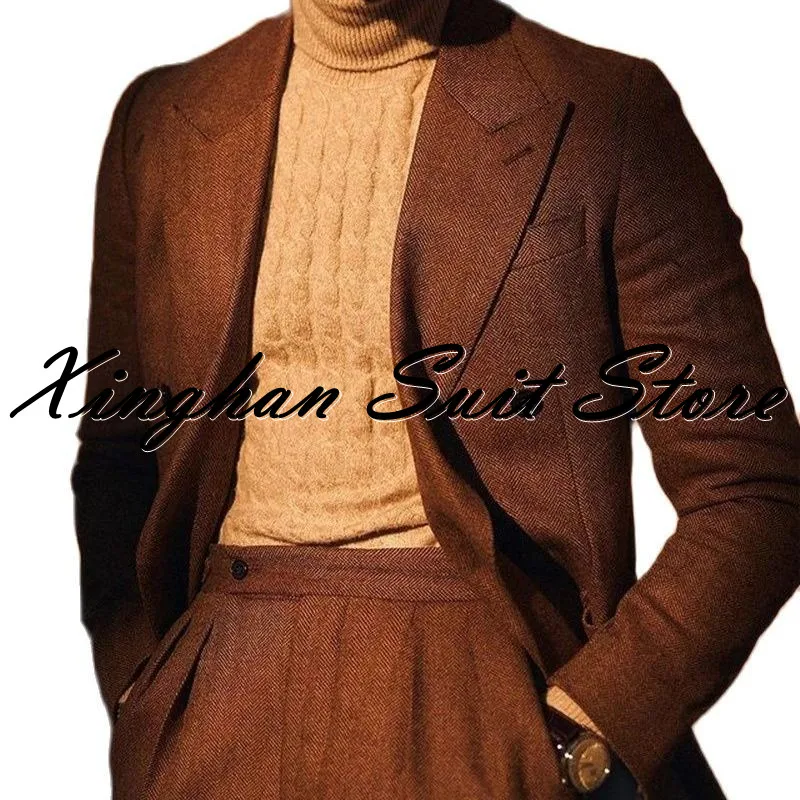 

Latest Customizes 2 Pieces Brown Herringbone Peak Lapel Double Breasted Gentlemen Slim Fit Formal Business Wedding Causal Wear