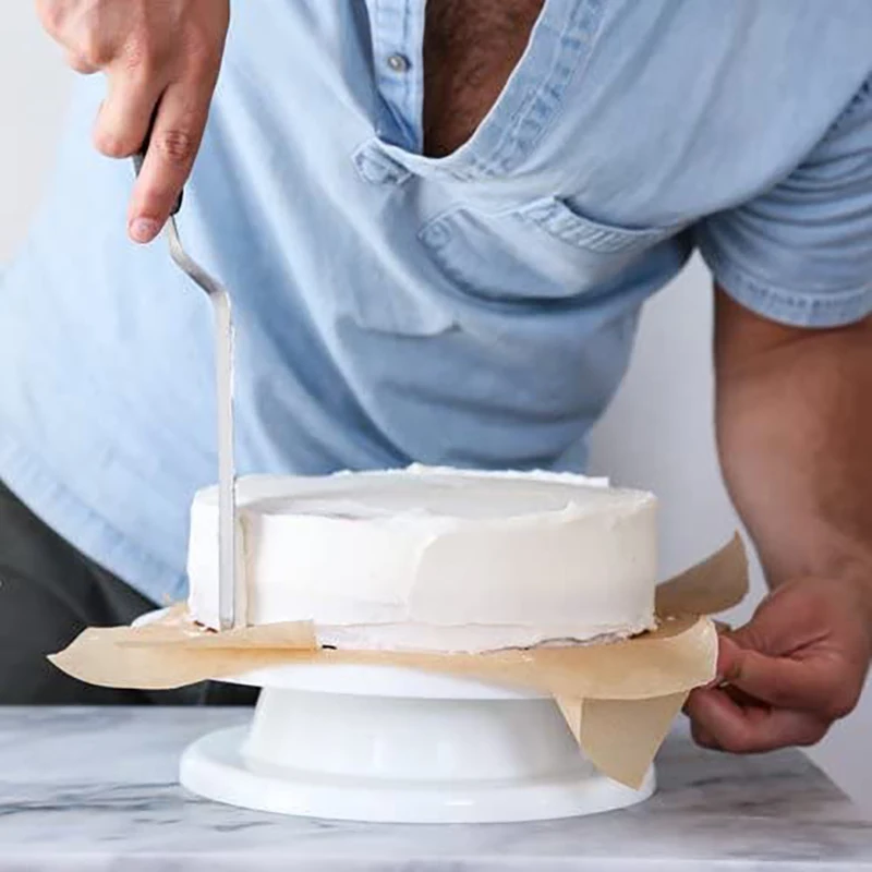 

11 Inch Rotating Cake Carousel with 2 Spatulas and 3 Scrapers, Rotatable Cake Stand Baking Cake Decorating Supplies