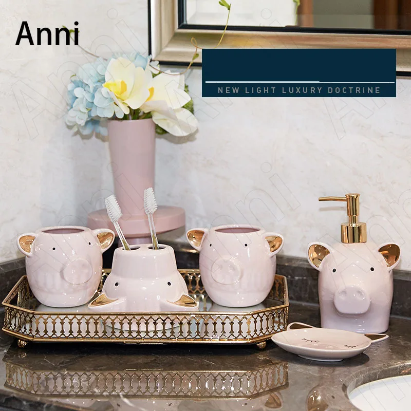 

Набор аксессуаров для ванной комнаты в виде свиньи, креативный роспись, керамический Европейский современный комплект из пяти предметов, декоративный органайзер для туалетных принадлежностей