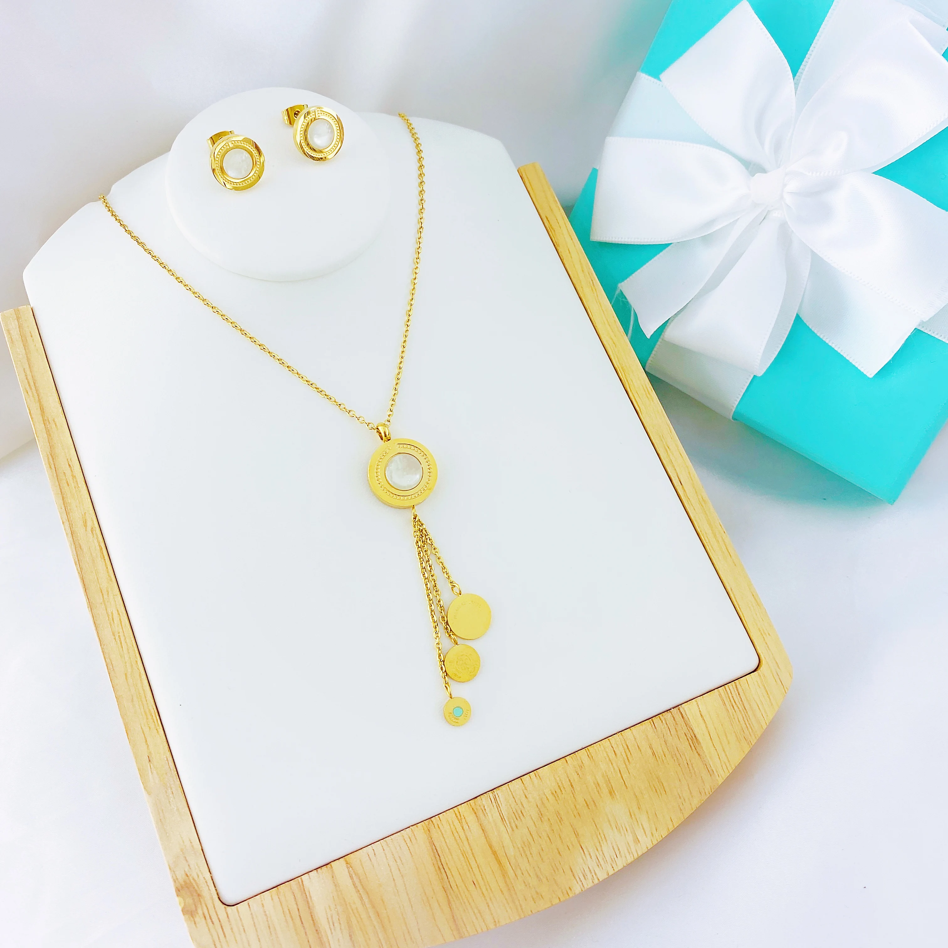 

Hot Sale Buckle Design Necklace New Style Brand Women Earrings Gold Chain Heart Set Carter Necklace Pulseira Fine Jewelry