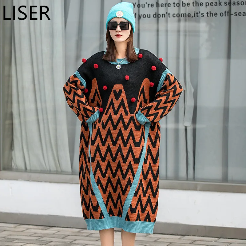 

Женское трикотажное платье-свитер в контрастную полоску, с круглым вырезом