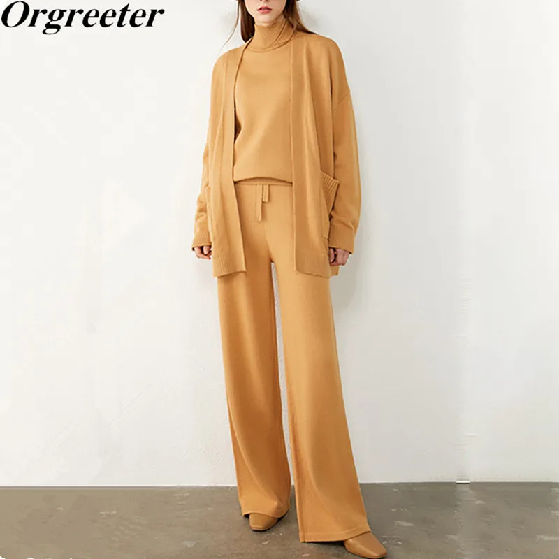 Женский трикотажный комплект из трех предметов однотонный кардиган с поясом и