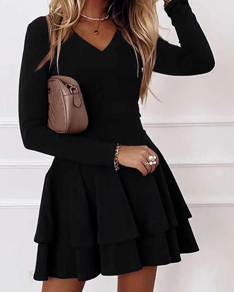 

Однотонное женское платье с V-образным вырезом и длинным рукавом