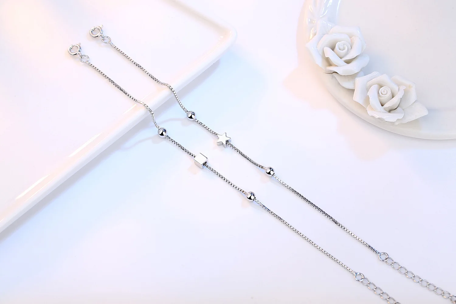 Женский браслет из серебра 925 пробы с квадратными кубиками и бусинами | Украшения