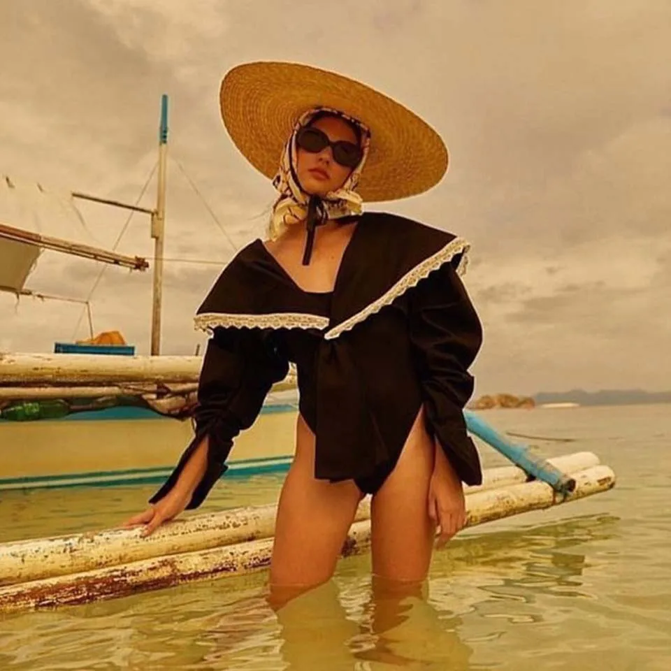 

Women Raffia Wide Brim Boater Hat 15cm 18cm Brim Straw Hat Flat Women Summer With White Black Ribbon Tie Sun Hat Beach Cap