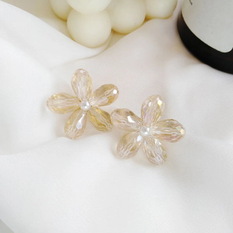 

Crystal Flower Earrings Bohemia Retro Fashion Contracted Joker Temperament Elegant Stud Earrings Girl Women Jewelry Gift