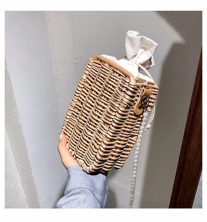 

European and American Ladies Popular Straw Bag 2021 New Fashion Pearl Chain Bag Korean Version Single Shoulder Net Red Small Bag