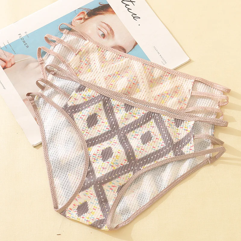 

New Women's Underwear Sexy Lattice Panties Fashion Hollow Out Comfort Briefs Low Waist Seamless Underpants Female Lingerie