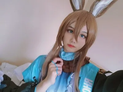 Парик для косплея по мотивам игры Рыцари Амия термостойкий синтетический с