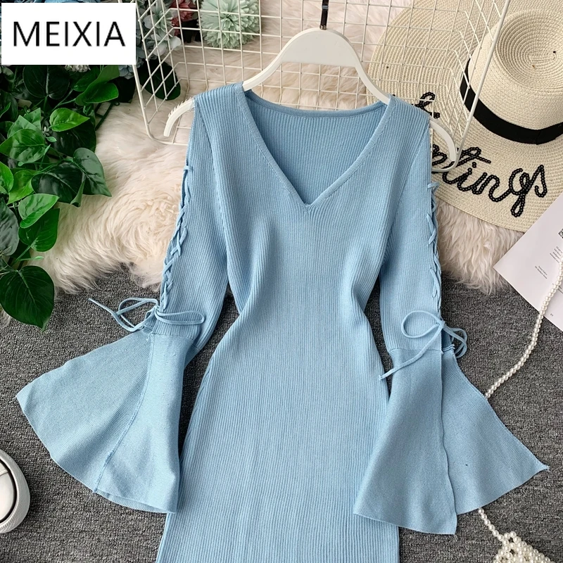 

Women's Trumpet Sleeve Knit Bottoming Dress Autumn Winter Fashion Sexy V-neck Hollow Tie Trumpet Sleeve Knit Dress Female