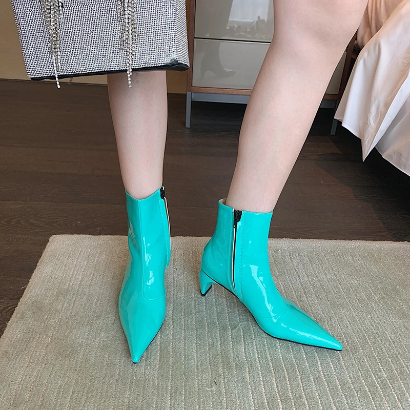 

Women's Shoes