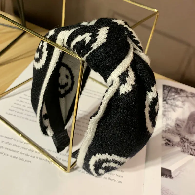 

Risyh Autumn and winter new Korean simple headband knitted wool wide-edge knotted headband female smile face pressure hairpin ha