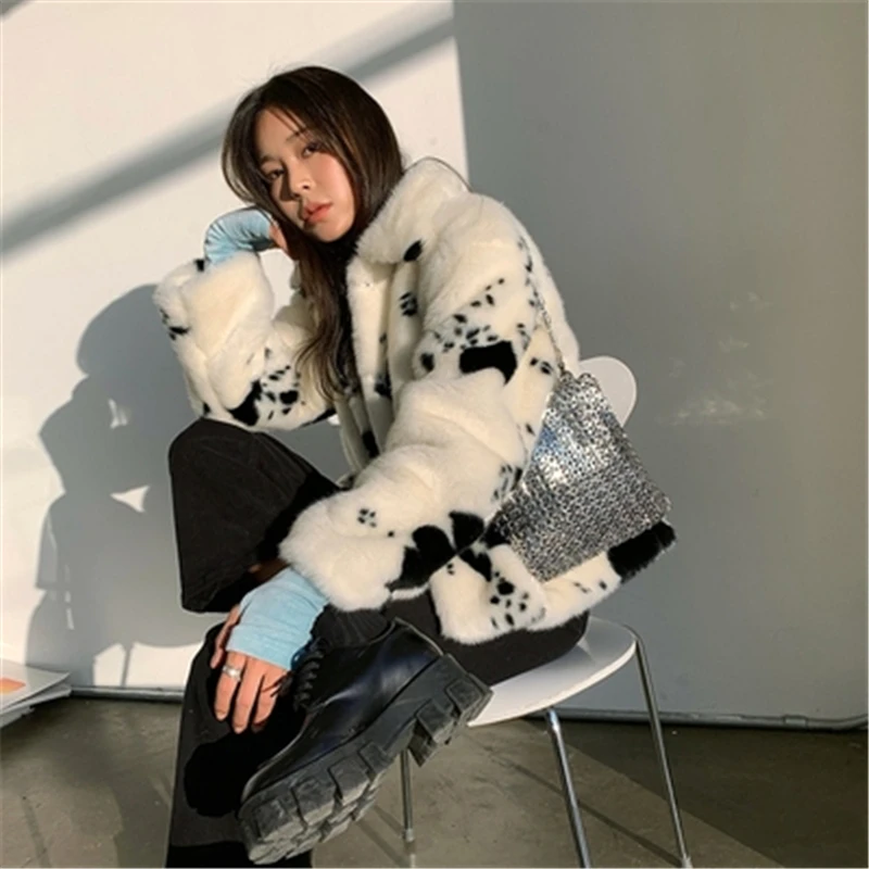 

Women's Faux Raccoon Fur Coats 2020 New Winter Black White Cow Loose Female Imitate Mink-like Plush Coats Lady Trendy Jackets