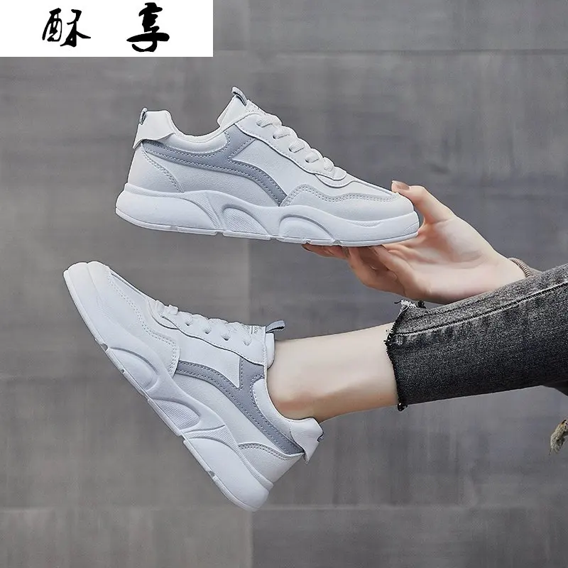 

Женские кроссовки на платформе, удобная прогулочная обувь, повседневные, на шнуровке, Вулканизированная подошва, белые, весна