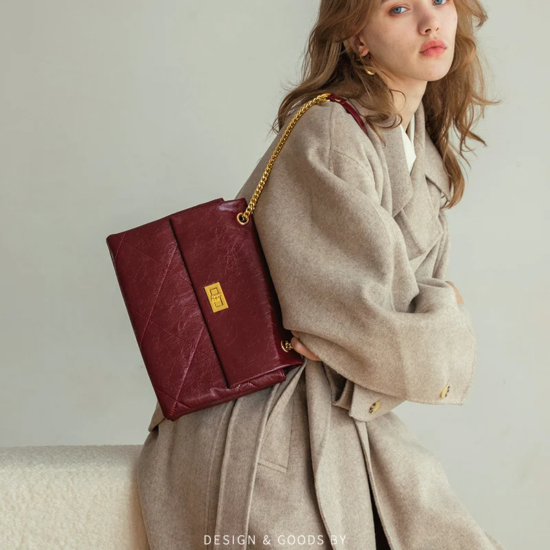 Женская сумка-конверт через плечо из натуральной кожи с цепочкой | Багаж и сумки