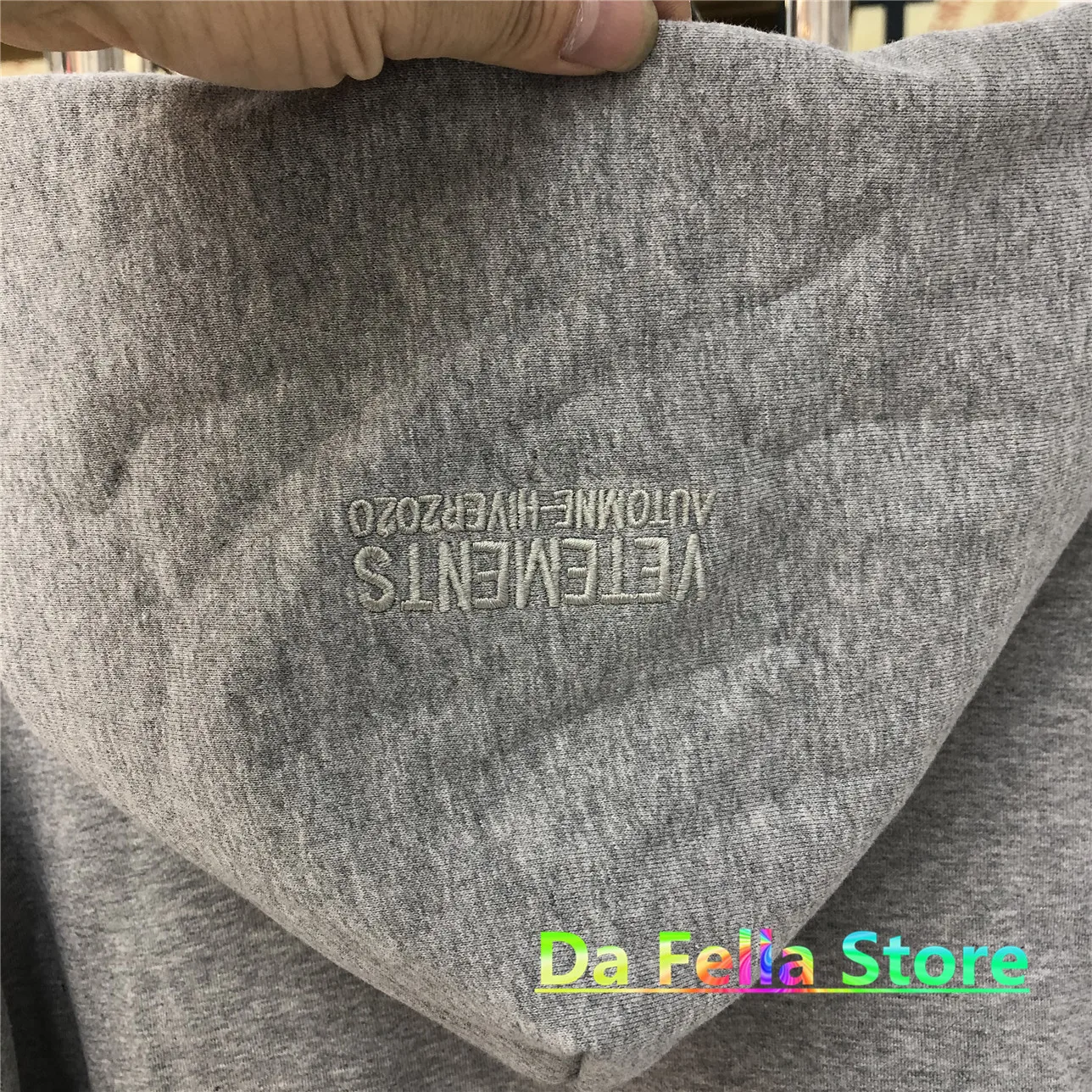 

Slightly Loose VETEMENTS Hoodie Men Women Logo Printed Vetements Sweatshirts Top Quality Terry Cotton VTM Pullover Hood Postmark