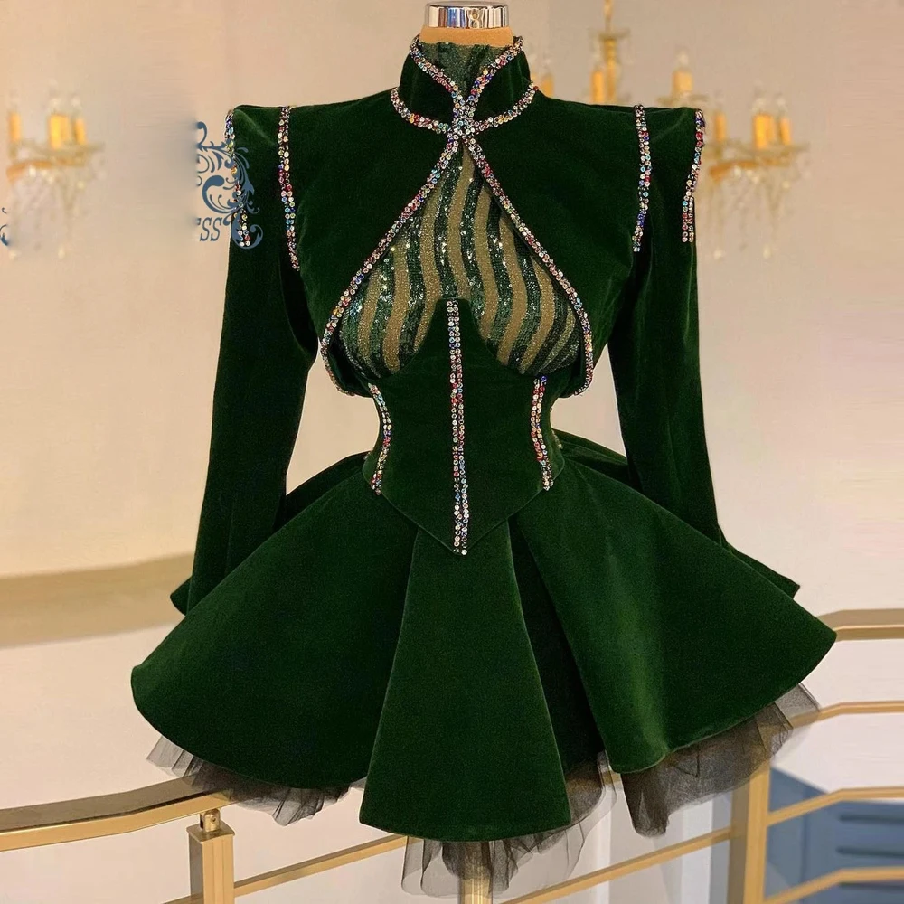 Велюровое платье трапециевидной формы с кристаллами