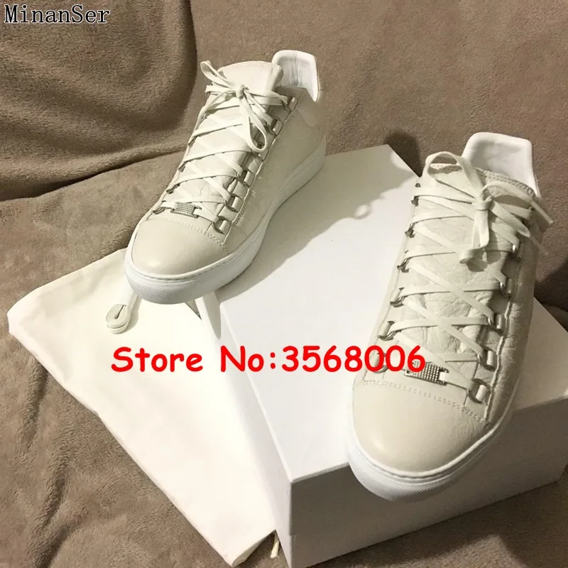 Кроссовки мужские кожаные со шнуровкой на плоской подошве | Обувь