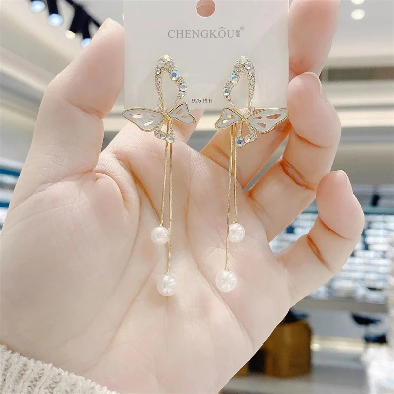 

Elegant And Creative Long Butterfly Tassel Earrings Sweet Imitation Pearl Inlaid Zircon Earrings Women's Jewelry Accessory Gift