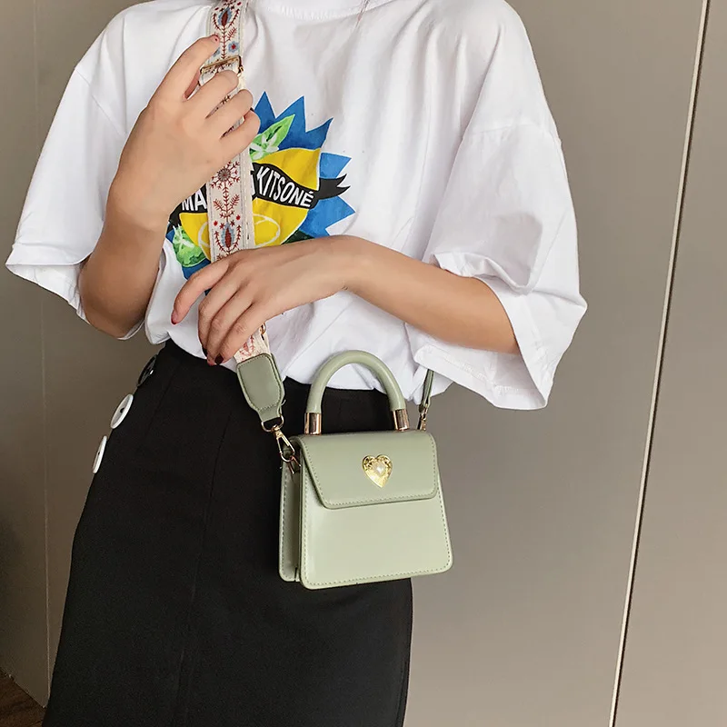 2019 new broadband women's Korean version (size) is simple and easy to carry oblique satchel bag with a single shoulder | Багаж и