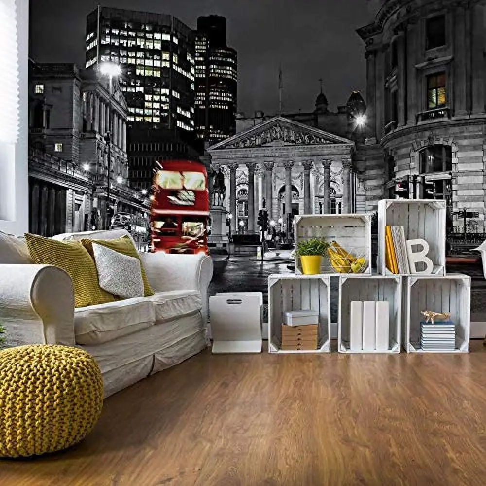 Большой красный автобус с черно белым знаком лондонского города настенная