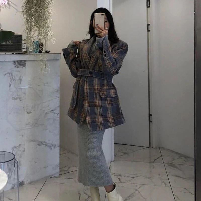 Женское шерстяное пальто на шнуровке GALCAUR клетчатое с v образным вырезом и