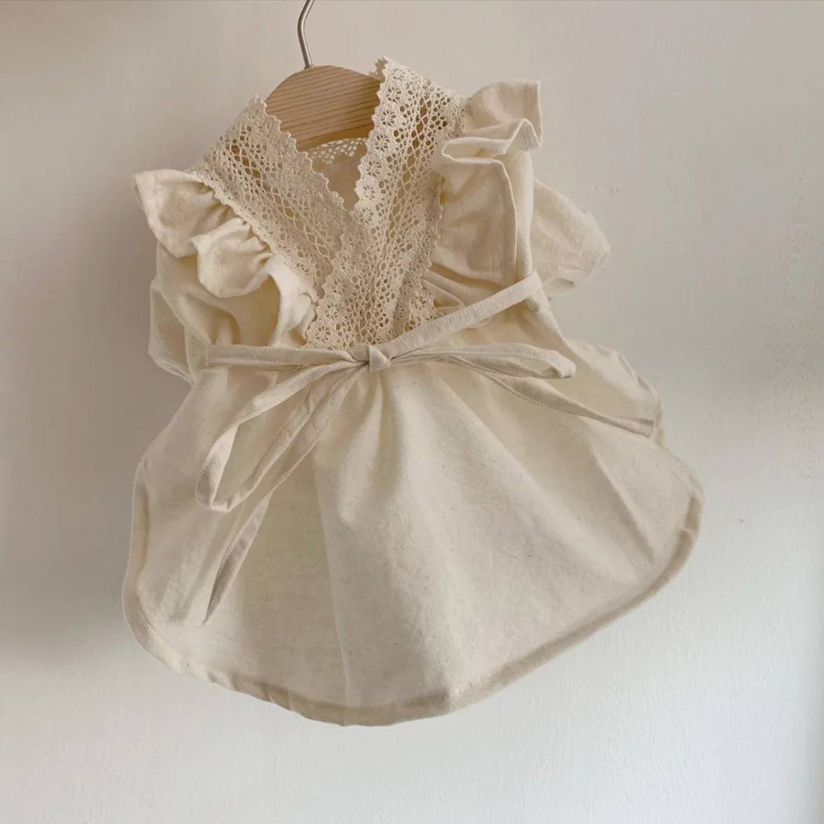 

2021 Pet Dog Clothes Skirt Summer and Autumn New Handmade Cotton Linen Lace V-neck Lace Bandage Dog Skirt Clothes dog clothes