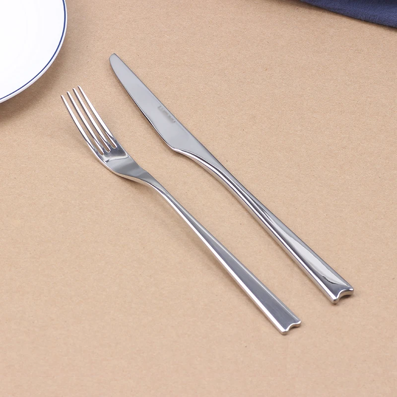 

High-quality 304 Stainless Steel Western Food Cutlery and Spoon 4 Piece Cutlery Set Steak Knife and Fork Restaurant or Home