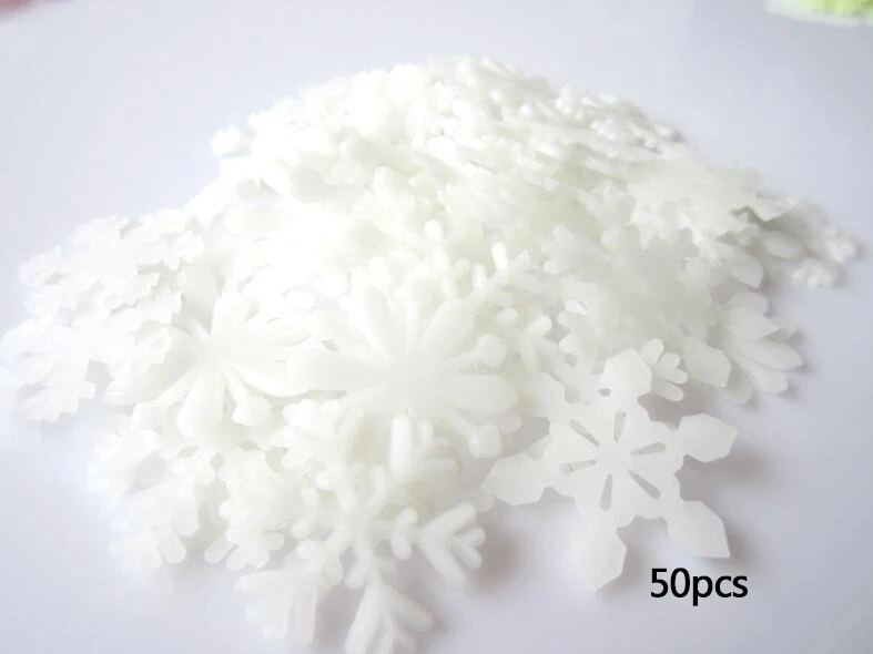 50pcs Новогодние рождественские украшения, домашний люминесцентный фон со снежинками, декоративная наклейка, съемный Navidad Natal - Цвет: 50pcs