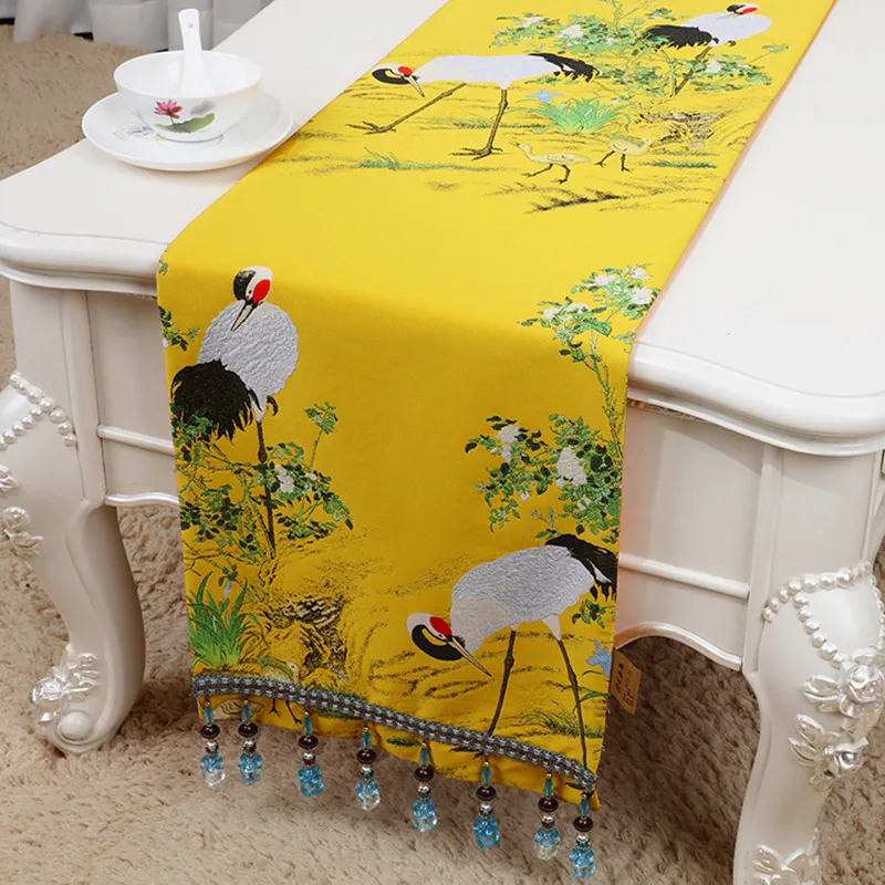 Custom Red-crowned Crane Luxury Silk Satin Table Runner Jacquard Dining Coffee Tea Table Cloth Runner High Quality Bed Runner