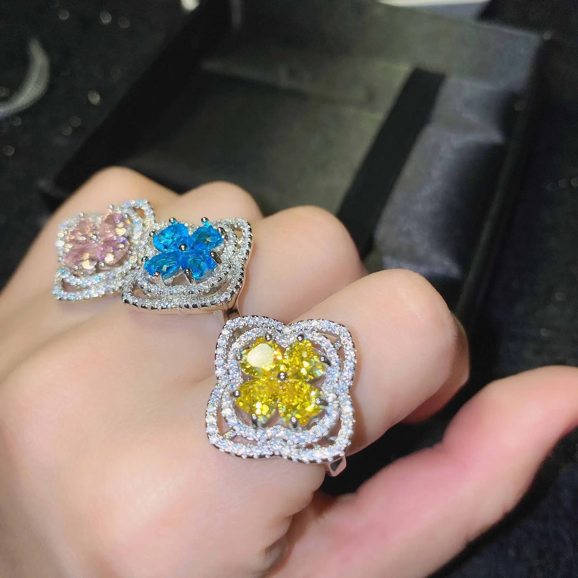 

Cute Clover Flower 925 Sterling Silver Blue Zircon Charm Exaggerated Yellow Crystal Rings for Women Wedding Fine Jewelry