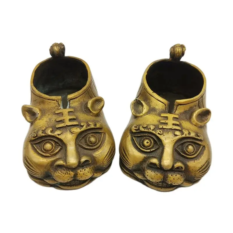 

Chinese exquisite retro copper shoes