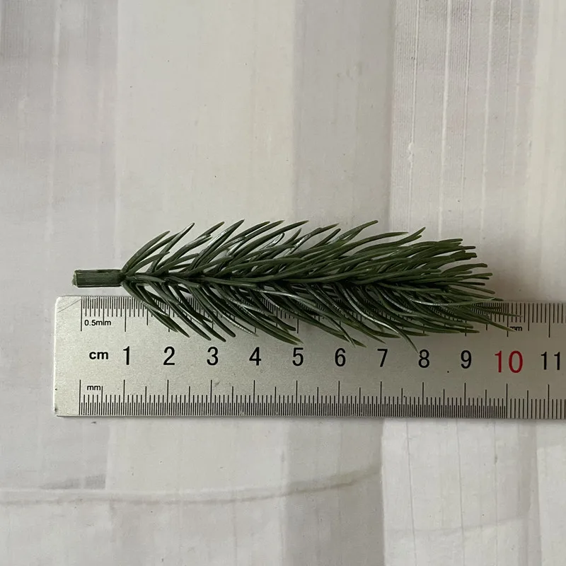

Искусственные сосновые ветки, 10 шт.