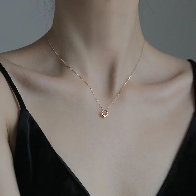 

Hot Selling 925 Sterling Silver Geometric Circle Necklace Female INS Simple Clavicle Chain Temperament Niche Design Cold Wind