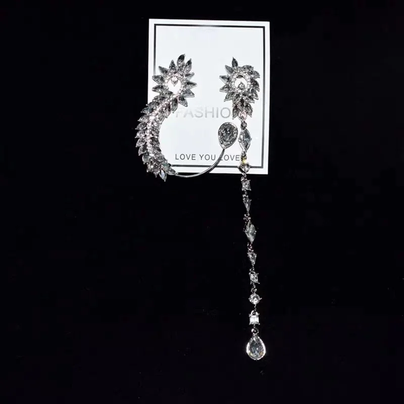 Женские асимметричные серьги клипсы с серебряным цирконием очаровательные