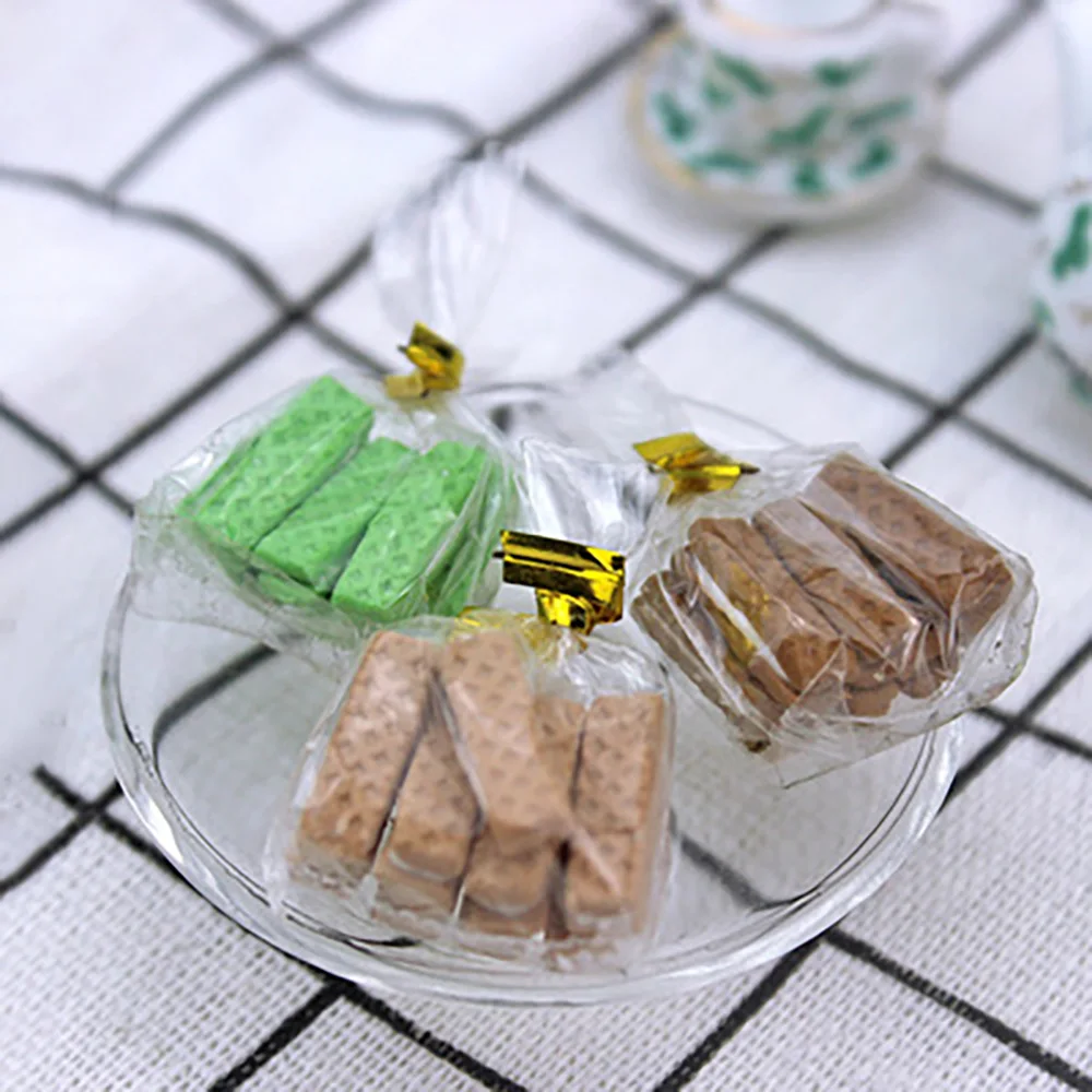 

1/12 Dollhouse Miniature Accessories Mini Dessert Cookies Simulation Furniture Biscuit Food Model Toys for Doll House Decoration