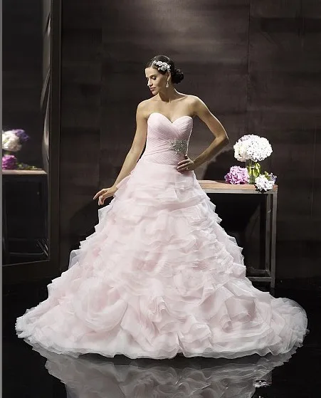 

2016 Soft organza layers dramatic ball gown flattering sweetheart ruched bodice beaded medallion half corset ties wedding dress