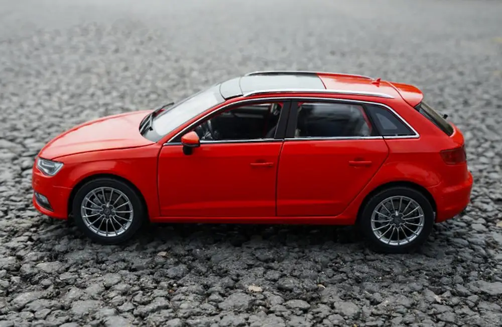 Оригинальный авторизованный подлинный сплав 1/18 масштаб Audi A3 Sportback красный литье