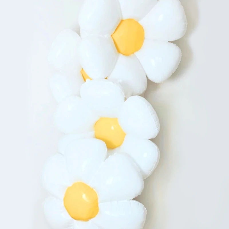 2 шт. белые гелиевые шары в виде маргариток