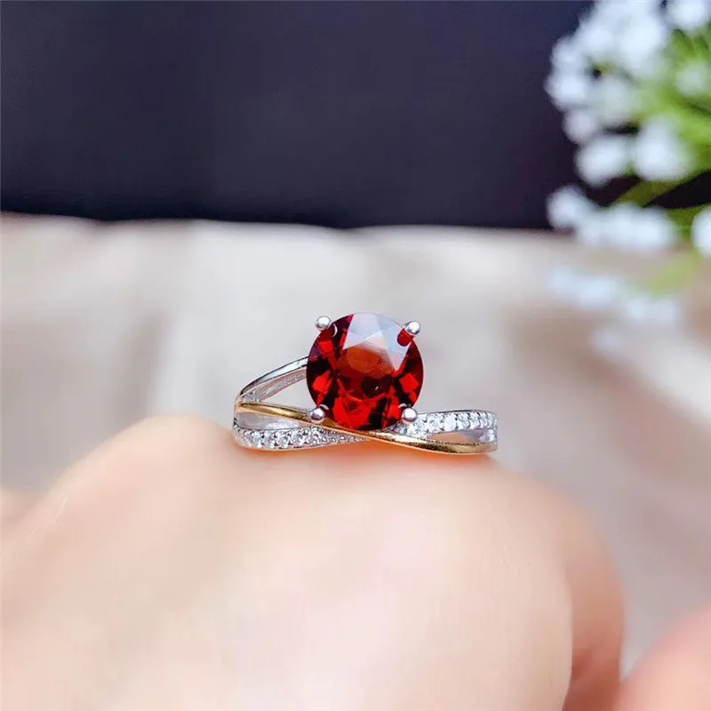 

Xin Yipeng S925 sterling silver plated gold inlaid with real natural garnet ring fine jewelry engagement gift for women 8*8mm
